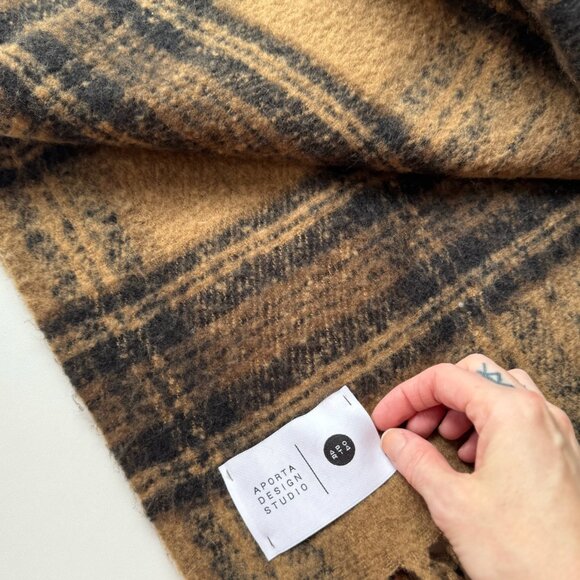 APORTA Design Studio Plaid Oversized Scarf - Picture 5 of 6